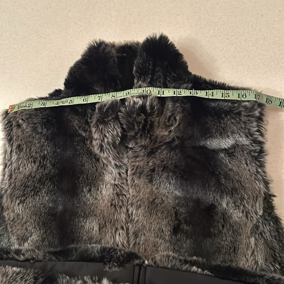 Kristen Blake XXL Black & Silver Reversible Faux Fur Vest Zippered w/ Pockets 🖤 - Picture 7 of 9